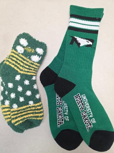 ST14 Mens NCAA NORTH DAKOTA STATE BISON Crew Socks Lot of 2 Pair LARGE New
