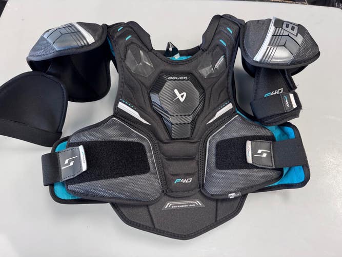 Used Bauer F40 SUPREME Intermediate Shoulder Pads LG 11860-S000316478