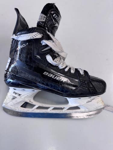 Used Bauer MACH FIT 2 Intermediate Hockey Skate Intermediate 5.5 11860-S000316471
