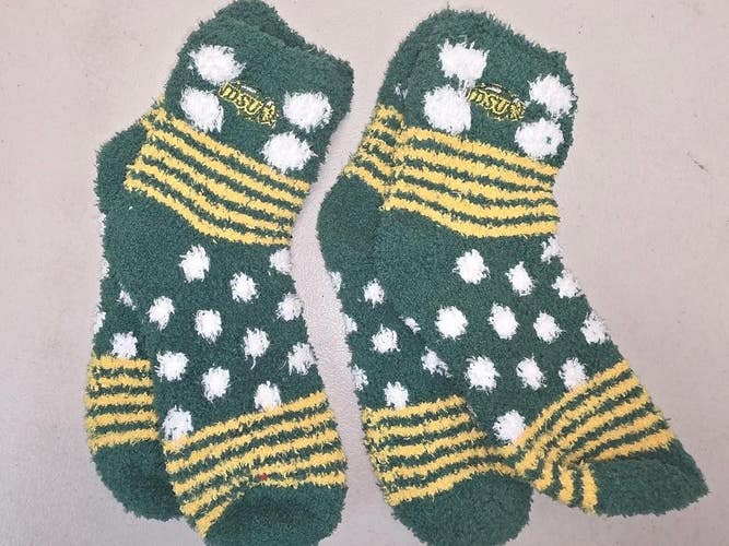 ST12 Mens NCAA NORTH DAKOTA STATE BISON Crew Socks Lot of 2 Pair MEDIUM New