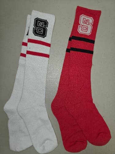 ST15 Mens NCAA NORTH CAROLINA STATE WOLFPACK Crew Socks Lot of 2 Pair MEDIUM New