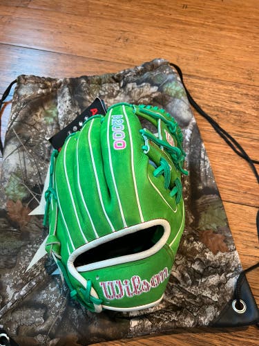Wilson A2000 RH Baseball Glove 11.5" (New)