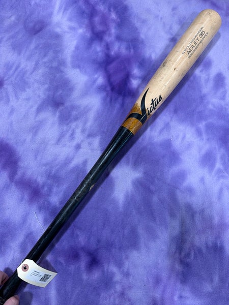 Victus Adley35 Maple Bat Maple 31" (Used)