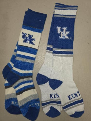 ST56 Mens NCAA KENTUCKY WILDCATS Crew Socks Lot of 2 Pair MEDIUM New
