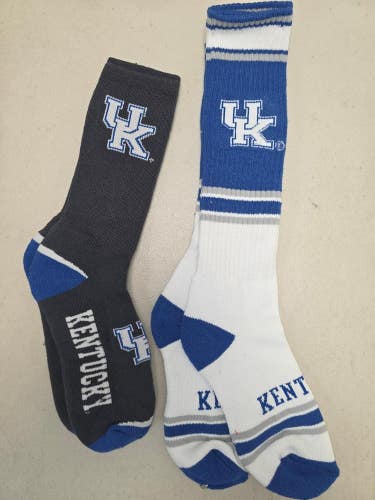 ST58 Mens NCAA KENTUCKY WILDCATS Crew Socks Lot of 2 Pair MEDIUM New