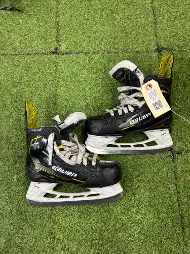 Youth Bauer Supreme M5 Pro Hockey Skates Regular Width 10.5 (Used)