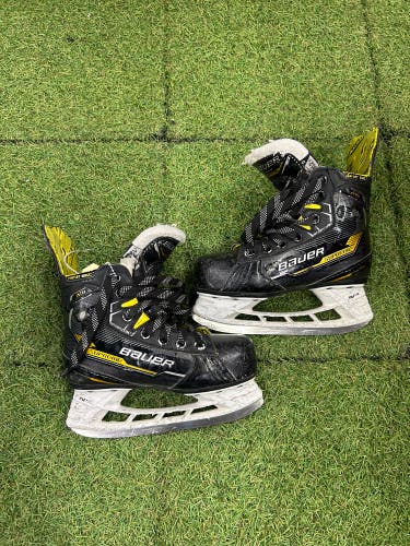 Youth Bauer Supreme M4 Hockey Skates Regular Width 12.5 (Used)
