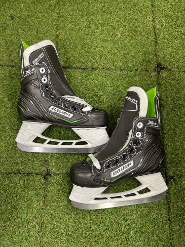 Junior Bauer XLS Hockey Skates Regular Width Size 1 (New)