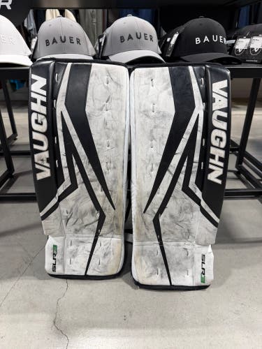 Black 22" Youth Vaughn Slr3 Goalie Leg Pads (Used)