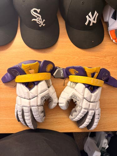 Maverik Max Lacrosse Gloves (Used)