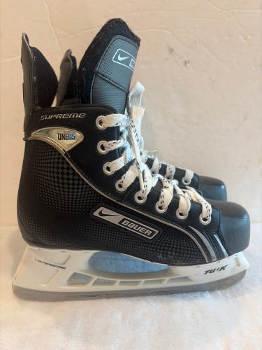 Black Bauer Supreme One05 Hockey Skates Regular Width Size 5 (Used)