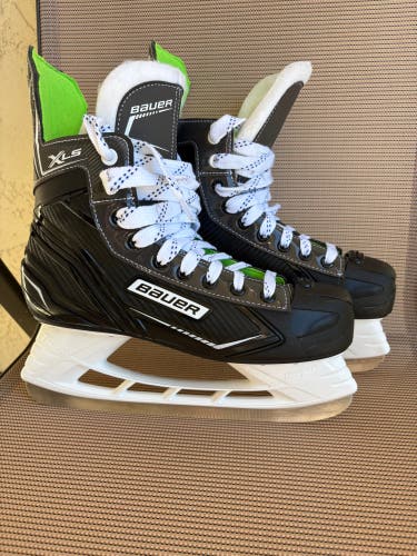 Bauer XLS Hockey Skates Regular Width 8 (Used)