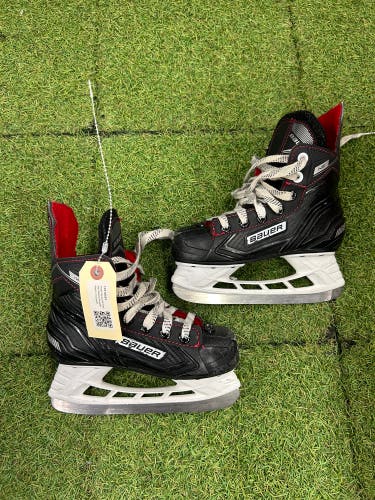 Youth Bauer NS Hockey Skates Regular Width 12 (Used)
