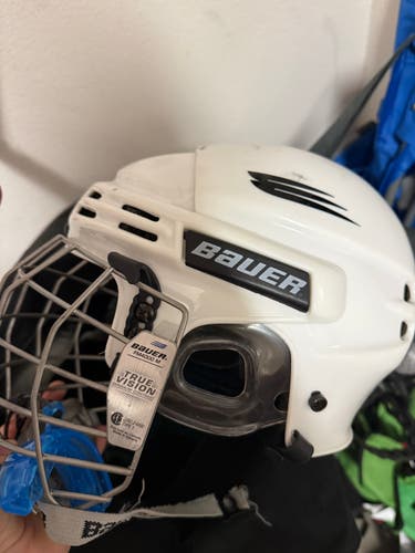 Medium Bauer HH5000 Helmet (Used)
