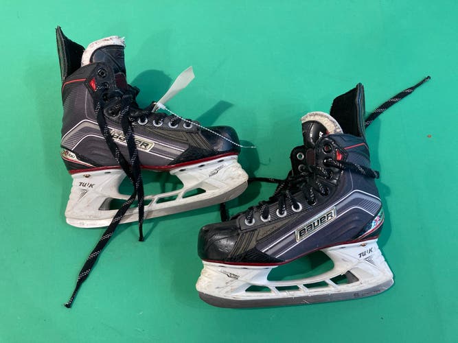 Junior Bauer Vapor X600 Hockey Skates Extra Wide Width Size 4 (Used)