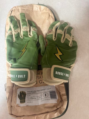 Youth Bruce bolt youth Medium Batting Gloves (Used)