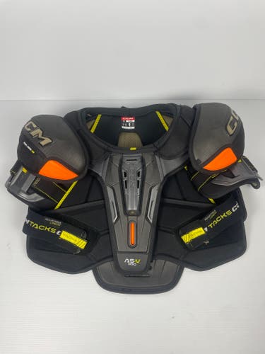 Like New Senior XL CCM Tacks AS-V Pro Shoulder Pads