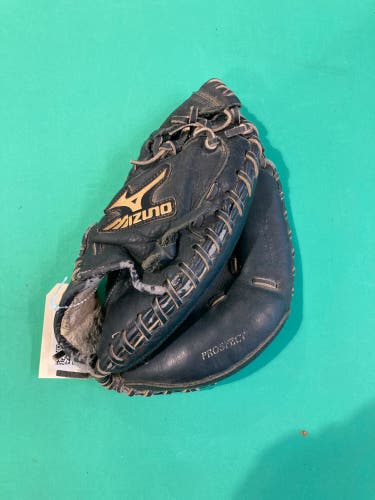 Black Mizuno Prospect RH Catcher's Baseball Glove 31" (Used)