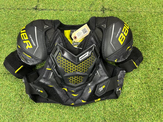 Small Junior Bauer Supreme 3S Shoulder Pads (Used)