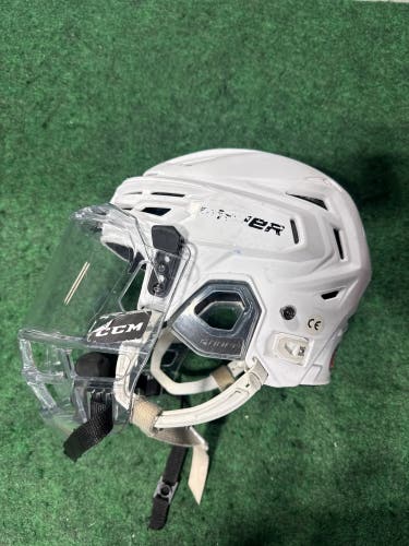White Small Bauer Re-Akt 150 Helmet (Used)