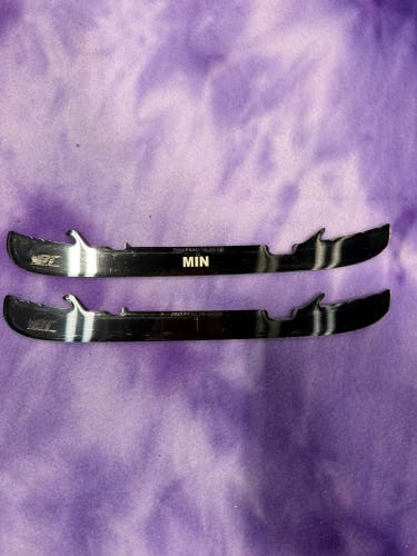 BladeTech Holders, Runners, & Replacement Steel Blades 246 mm (Used)
