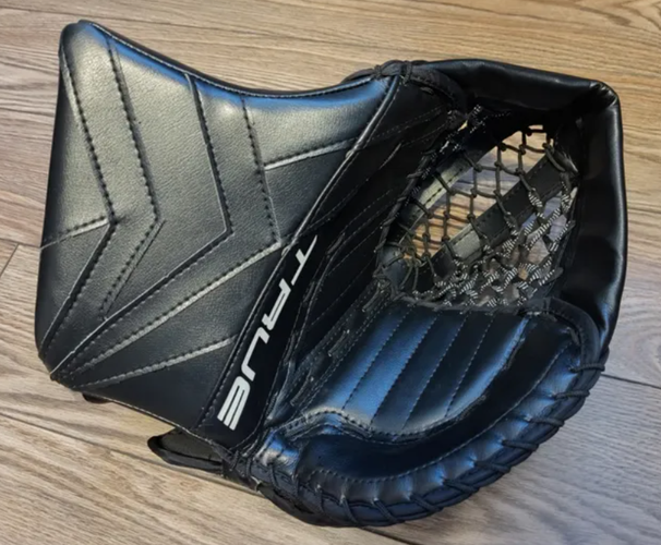TRUE Catalyst 9x3 Goalie Glove - Block