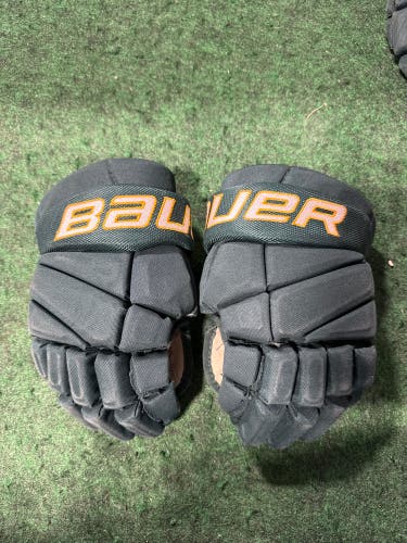 Green Junior Bauer Team Vapor Elite Gloves Gloves 11” (Used) Vermont Junior Catamounts