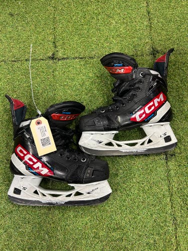 Junior CCM JetSpeed Vibe (SMU) Hockey Skates Size 3 (Used)