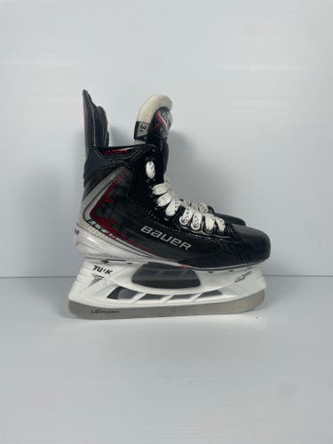 Used Size 3.5 D Junior Bauer Vapor Fly40 Hockey Skates