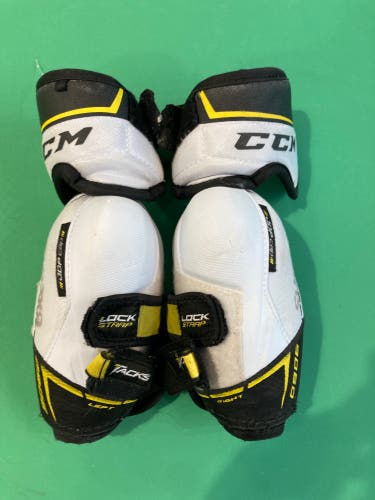 Senior Small CCM Tacks 9060 Elbow Pads (Used)