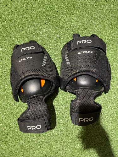 CCM Pro Goalie Knee Pads | Senior OSFA