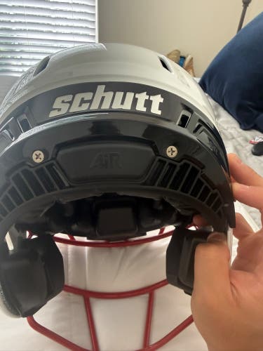 White Adult Medium Schutt F7 Helmet (New)