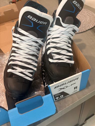 Black 2025 Bauer X-LP Hockey Skates Regular Width 9 (New)