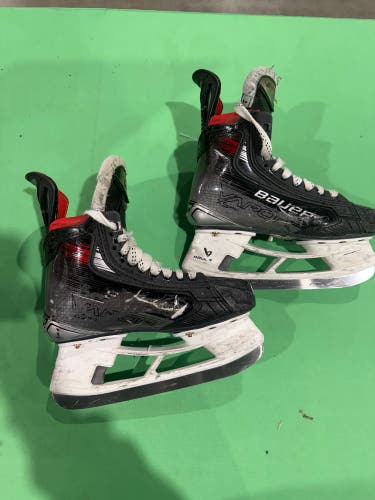 Junior Bauer Vapor X5 Pro Hockey Skates Regular Width Size 3 (Used)