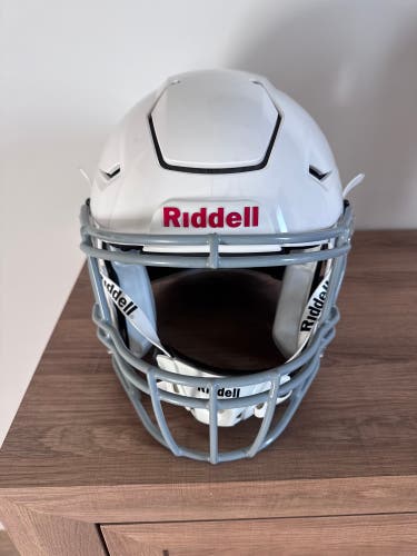 Adult Medium Riddell SpeedFlex Helmet (Used)