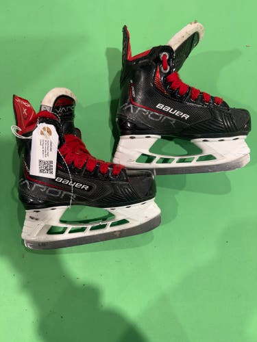 Youth Bauer Vapor 3X Pro Hockey Skates Regular Width 11 (Used)