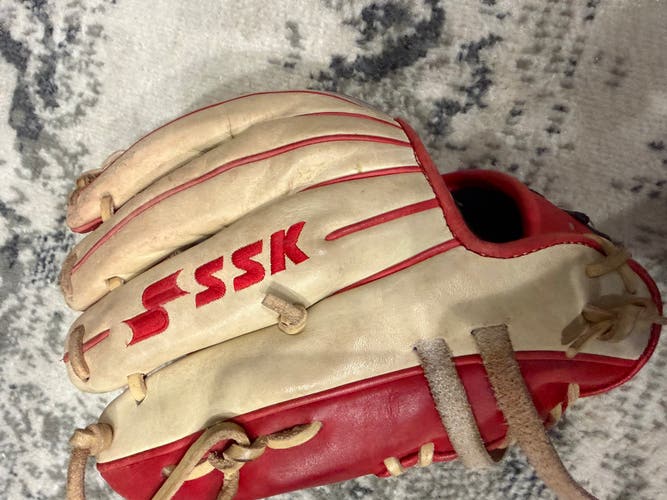 SSK Z9 Maestro RH Baseball Glove 11.75" (Used)