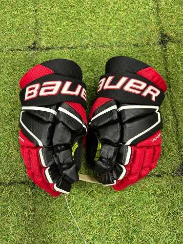 Red Junior Bauer Vapor 3X Gloves 11" (Used)