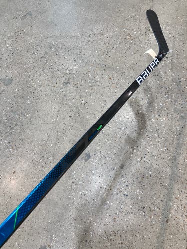 Youth Bauer Nexus Geo Hockey Stick Left Hand P92 30 Flex (Used)