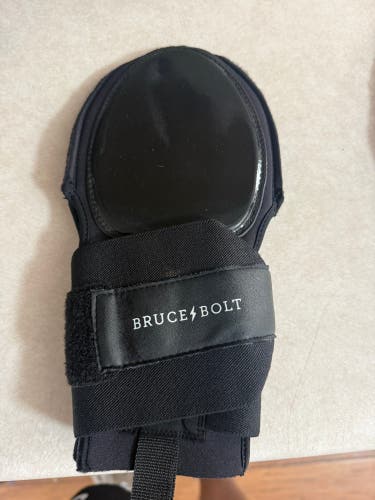 Bruce bolt Black Junior Sliding Mitt (Used)