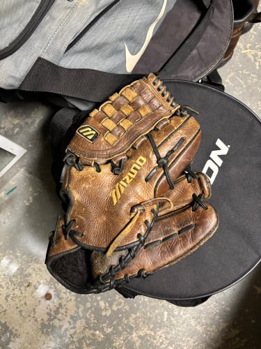 Mizuno Vintage RH Baseball Glove 12" (Used)