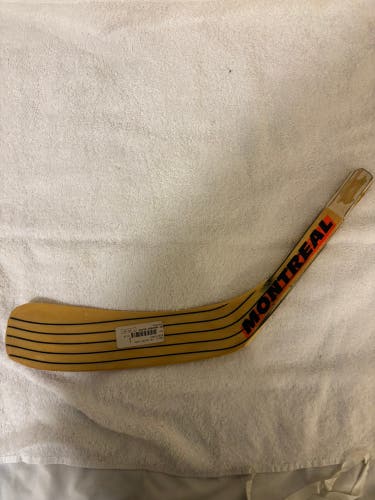 New w/Tags Montreal M9 SR RH Hockey Stick Replacement Blade - Magnum Curve