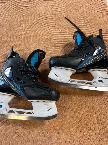 Senior True TF7 Hockey Skates Regular Width 7.5 (Used)