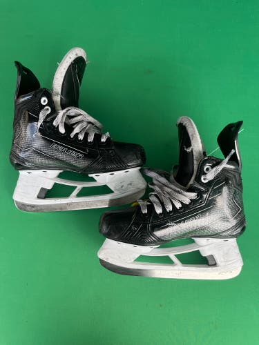 Junior Bauer Supreme M50 Pro Hockey Skates Size 3.5 (Used)
