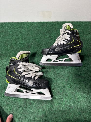 Junior Bauer GSX Hockey Goalie Skates (Regular) Size 2.5 (Used)