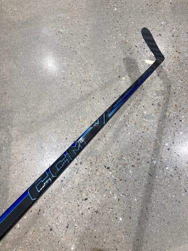 Senior CCM Vizion Hockey Stick Left Hand P28 65 Flex (Used)