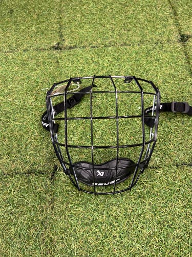 Medium Bauer Cages, Visors & Shields Full Cage (Used)