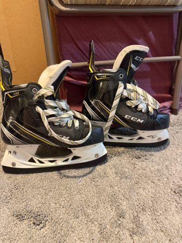 2018 CCM Super Tacks AS1 Hockey Skates Size 4 (New)