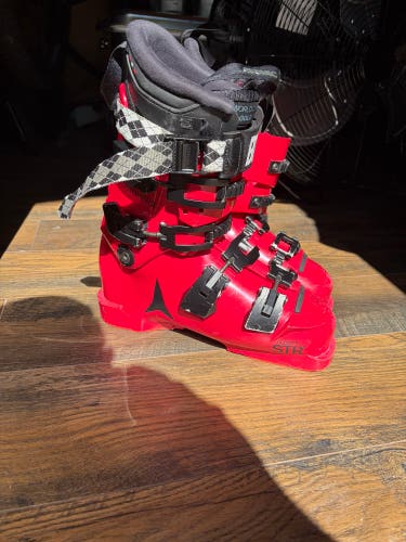 Mondo 25 & 25.5 Atomic Redster World Cup 90 Ski Boots Soft Flex (Used)