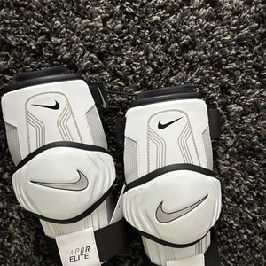 Medium Adult Nike Vapor Elite Arm Pads (New)